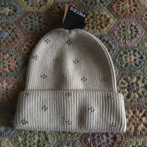 NWT PIECES Supersoft - Feels Like Cashmere - Embellished Beanie Toque Hat O/S